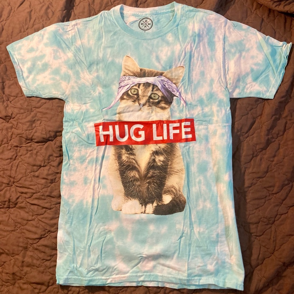 Blue/white tie dye pattern “hug life” kitten shirt
